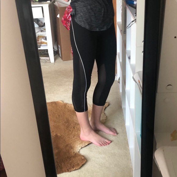 Victoria's Secret Pants - Victoria Sport Black Mesh Crop Leggings Small